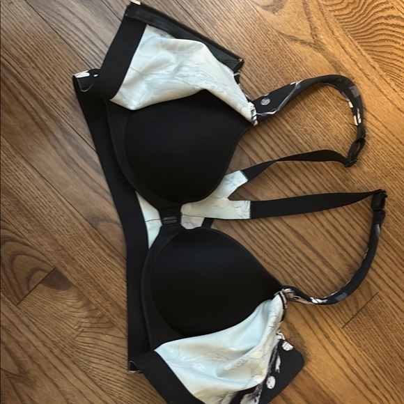 Victorias Secret Sport 32B front zip knockout sports bra - Picture 3 of 5